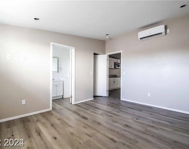 2201 Fairfield Avenue - Photo Thumbnail 3
