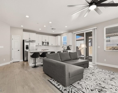 4536 Anspach Street - Photo Thumbnail 2