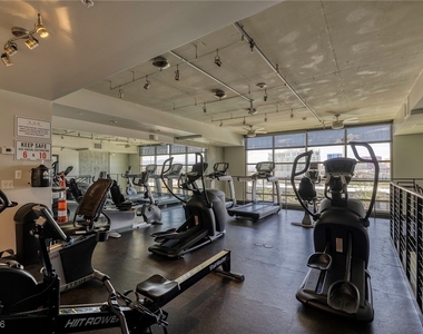 353 E Bonneville Avenue - Photo Thumbnail 9