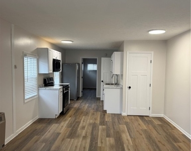 202 E High Street - Photo Thumbnail 2