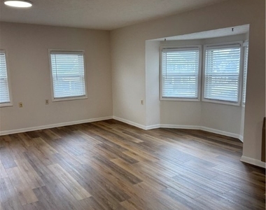 202 E High Street - Photo Thumbnail 5