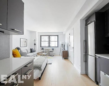 E 39th St - Photo Thumbnail 1