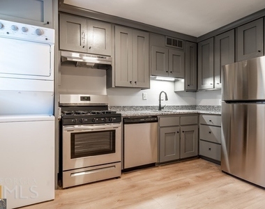 1135 Woodland Avenue Ne - Photo Thumbnail 4