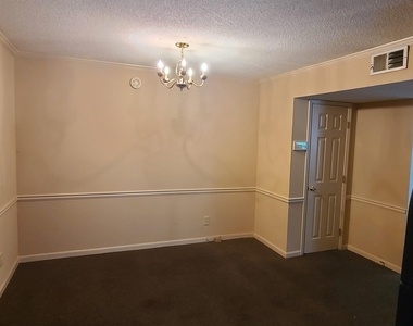 4353 Barrington Place - Photo Thumbnail 2