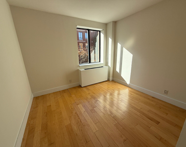 West 53rd Street - Photo Thumbnail 1