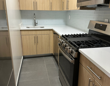 West 53rd Street - Photo Thumbnail 10