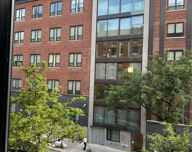 West 53rd Street - Photo Thumbnail 14