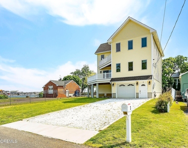 3 Grant Avenue - Photo Thumbnail 1
