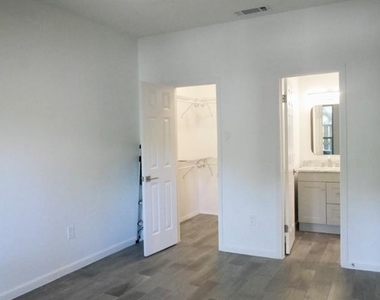 9600 Royal Lane - Photo Thumbnail 24