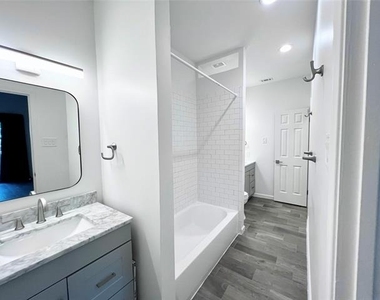 9600 Royal Lane - Photo Thumbnail 22