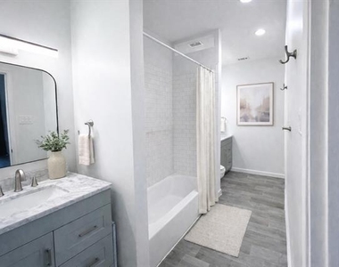 9600 Royal Lane - Photo Thumbnail 21