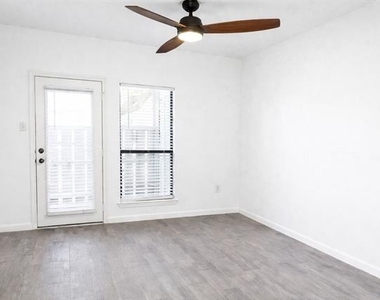 9600 Royal Lane - Photo Thumbnail 26