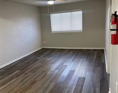 2425 Parkside - Photo Thumbnail 1