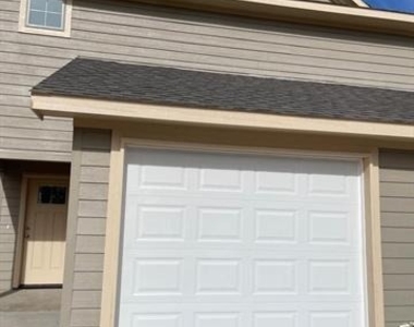401 W Elm Street - Photo Thumbnail 1