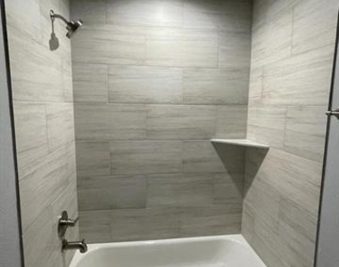401 W Elm Street - Photo Thumbnail 12