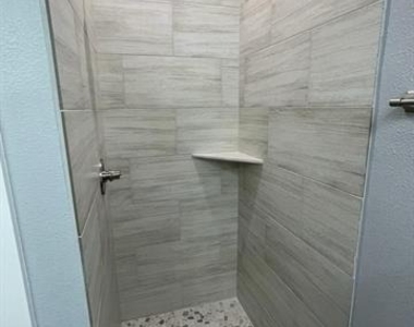 401 W Elm Street - Photo Thumbnail 8