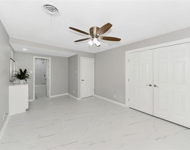828 S Collins Street - Photo Thumbnail 14
