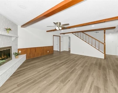 828 S Collins Street - Photo Thumbnail 10