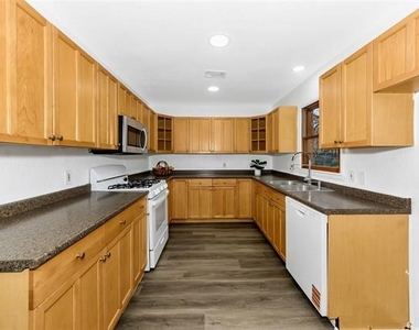 828 S Collins Street - Photo Thumbnail 11