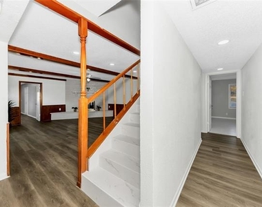 828 S Collins Street - Photo Thumbnail 13