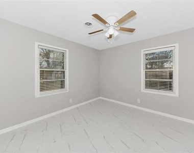 828 S Collins Street - Photo Thumbnail 19
