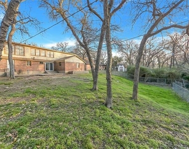828 S Collins Street - Photo Thumbnail 36