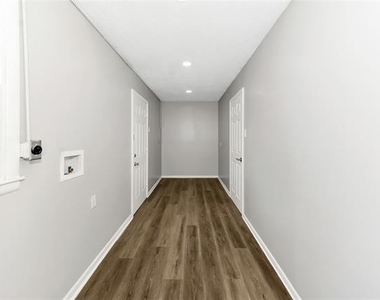 828 S Collins Street - Photo Thumbnail 21