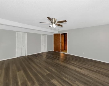 828 S Collins Street - Photo Thumbnail 28