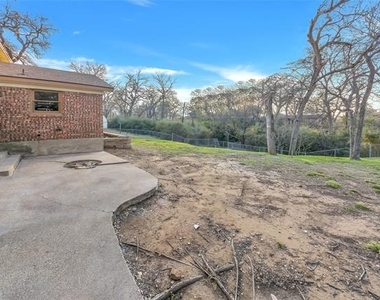 828 S Collins Street - Photo Thumbnail 34