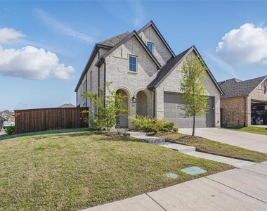 3003 Wind Knot Way - Photo Thumbnail 2