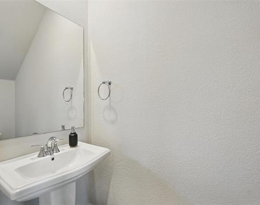 3003 Wind Knot Way - Photo Thumbnail 25