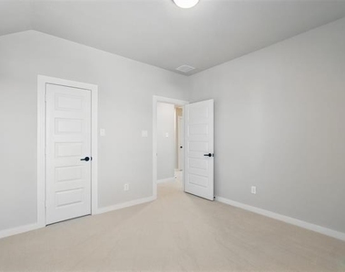 3003 Wind Knot Way - Photo Thumbnail 35