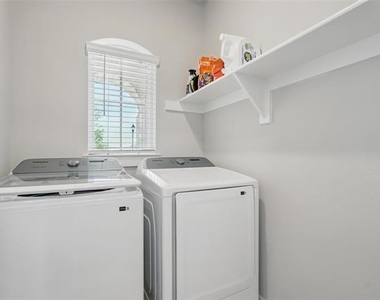 3003 Wind Knot Way - Photo Thumbnail 24