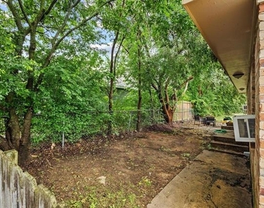 701 W Hull Street - Photo Thumbnail 17