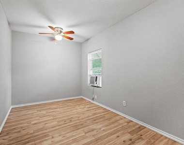 701 W Hull Street - Photo Thumbnail 15