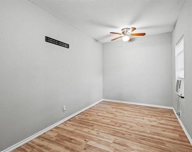 701 W Hull Street - Photo Thumbnail 14