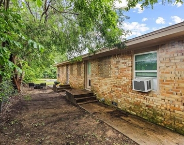 701 W Hull Street - Photo Thumbnail 18