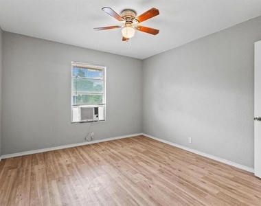 701 W Hull Street - Photo Thumbnail 9