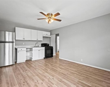 701 W Hull Street - Photo Thumbnail 6