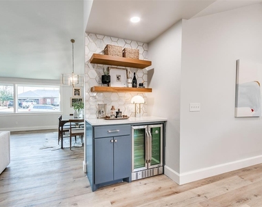2101 Nw 60th Street - Photo Thumbnail 6