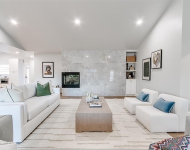 2101 Nw 60th Street - Photo Thumbnail 2
