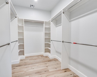 2101 Nw 60th Street - Photo Thumbnail 21