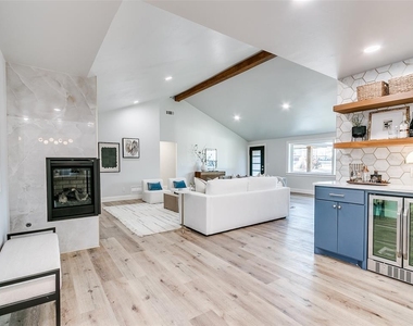 2101 Nw 60th Street - Photo Thumbnail 5