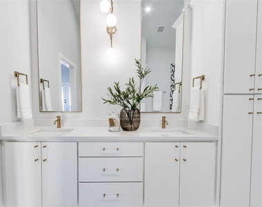 2101 Nw 60th Street - Photo Thumbnail 22
