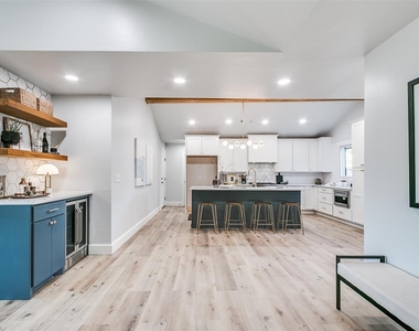 2101 Nw 60th Street - Photo Thumbnail 7