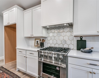 2101 Nw 60th Street - Photo Thumbnail 12