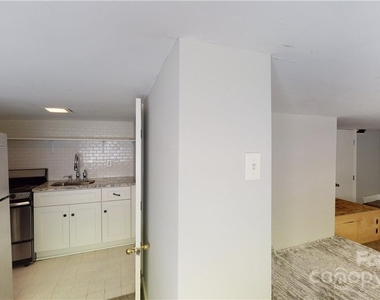 428 Hawthorne Lane - Photo Thumbnail 10