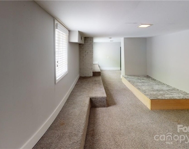 428 Hawthorne Lane - Photo Thumbnail 2