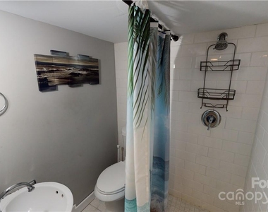 428 Hawthorne Lane - Photo Thumbnail 9