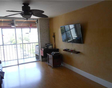 5321 Ne 24th Terrace - Photo Thumbnail 8